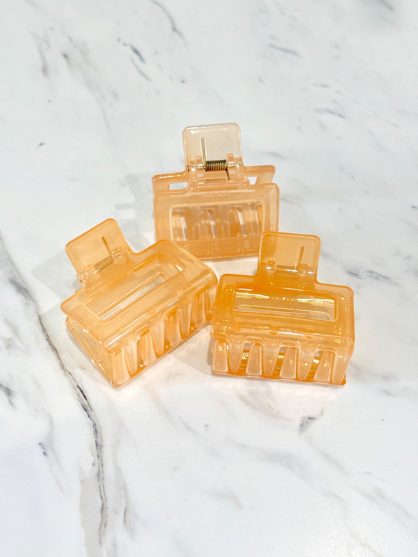 2” Grapefruit Claw Hair Clip