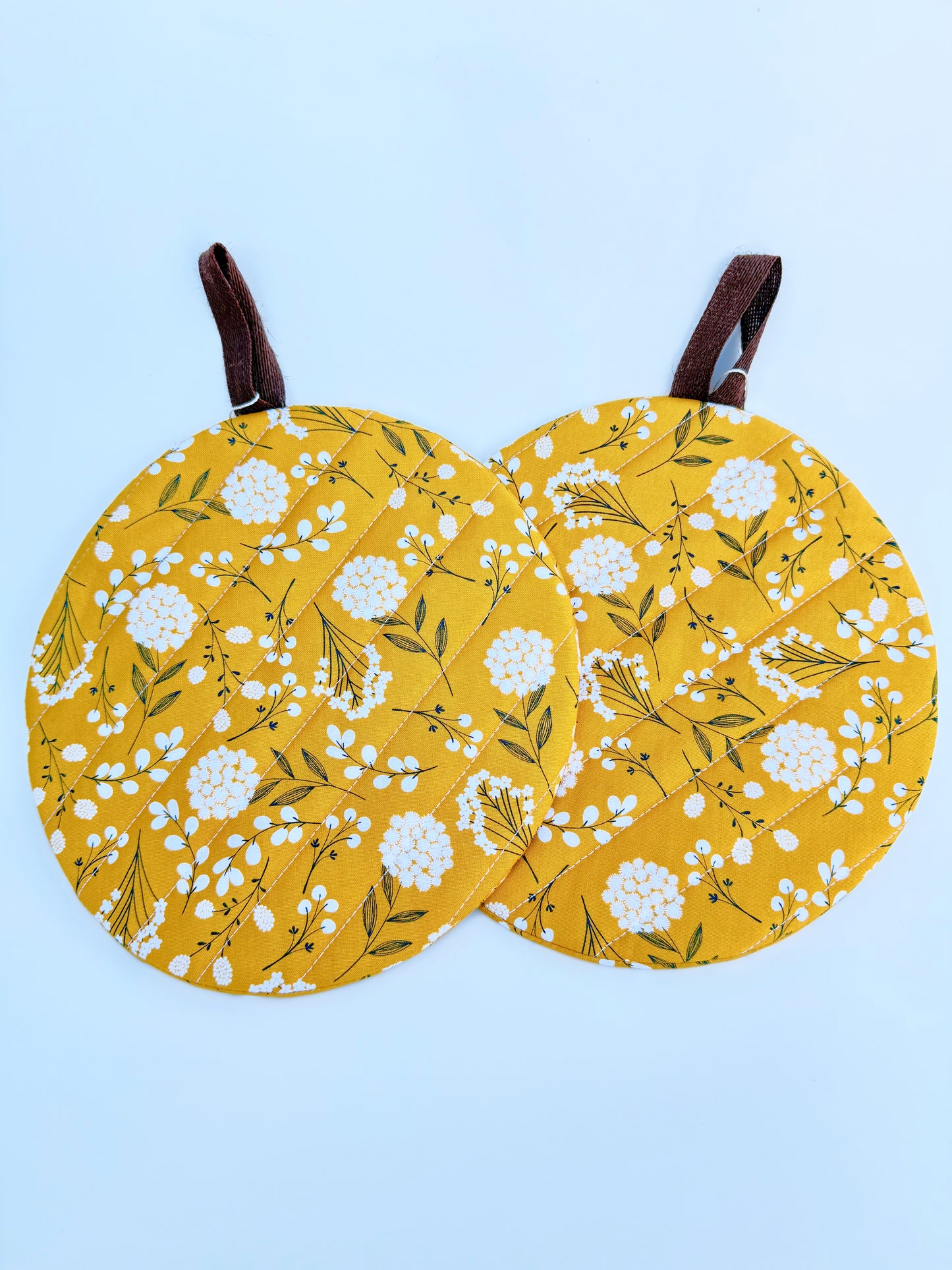 Yellow Gold Floral Insulated Hot Pad